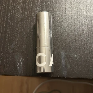 Caia BB stick 60W - Säljer detta bb-stick från caia i färgen 60W. Använd fåtal gånger. Nypris: 295kr❤️