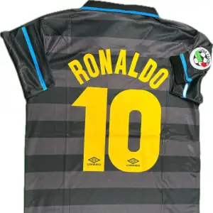 Inter 97-98 borta Ronaldo 10 storlek M, reprint/replika! Hör gärna av dig vid frågor!