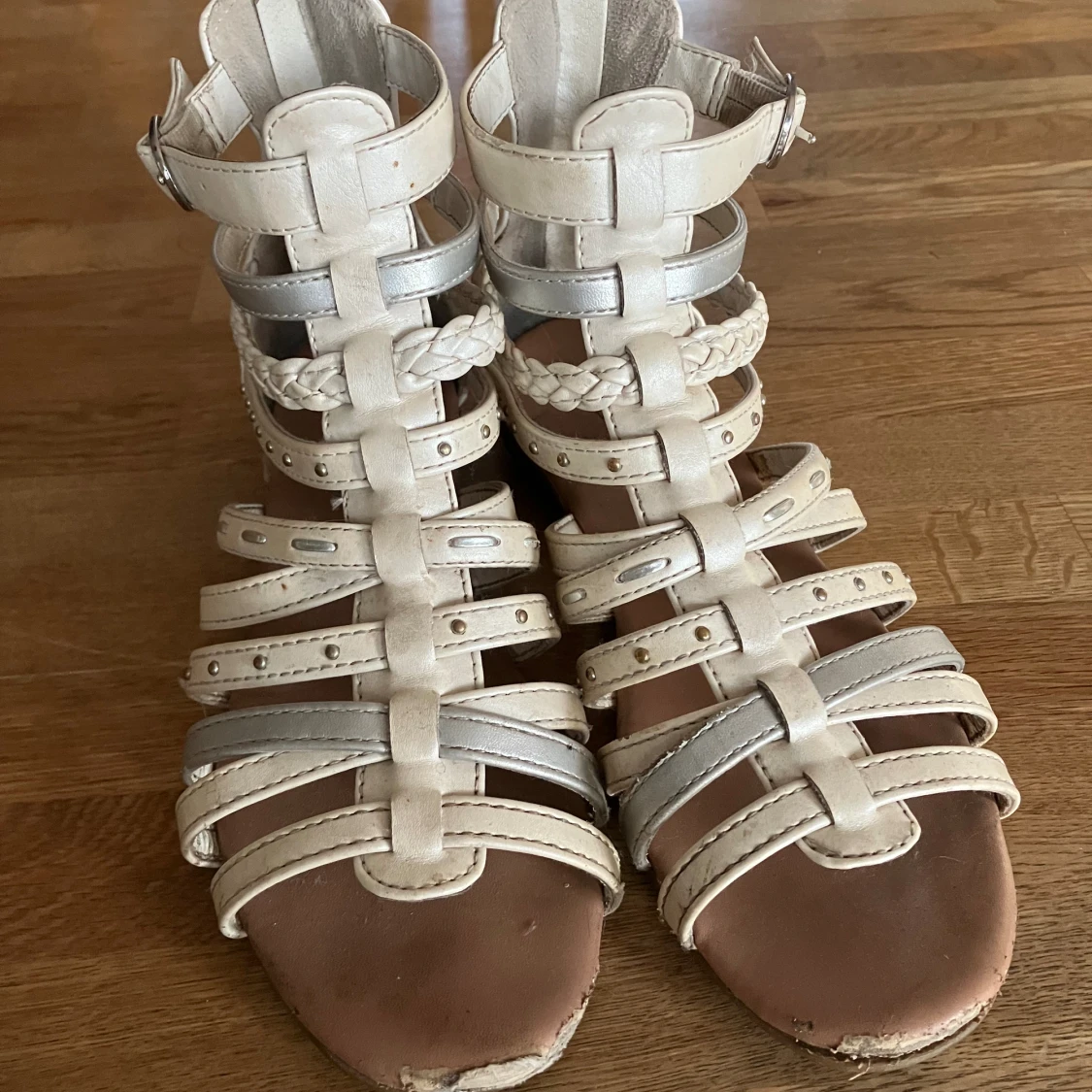 Sandal i skinnimitation strl 36