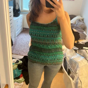 Linne str M - Coolt linne från Indiska i strl M med pärldetaljer. Tröttnat på så hänger bara i garderoben💚