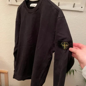 Stone island  - Super fet Stone island tröja i storlek small  Tror den är vet inte riktigt 