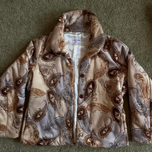 Cool Jacka - Jättesnygg jacka köpt secondhand! 