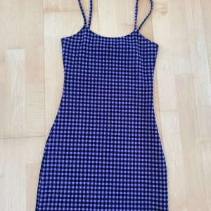 Söt klänning - Säljer denna söta klänningen från H&M!