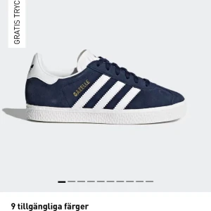 Skor  - Säljer dessa supersnygga skor från adidas🫶skriv för egna bilder, pris går att diskutera 