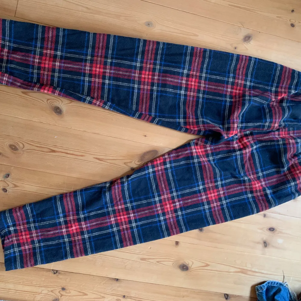 Säljer dessa sköna pyjamas byxor . Jeans & Byxor.