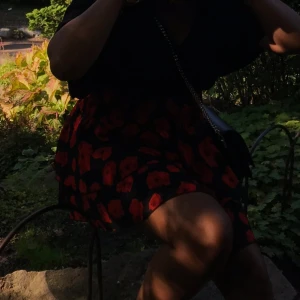 Kjol blommig - Sommar kjol🌹Unik och fin🦋