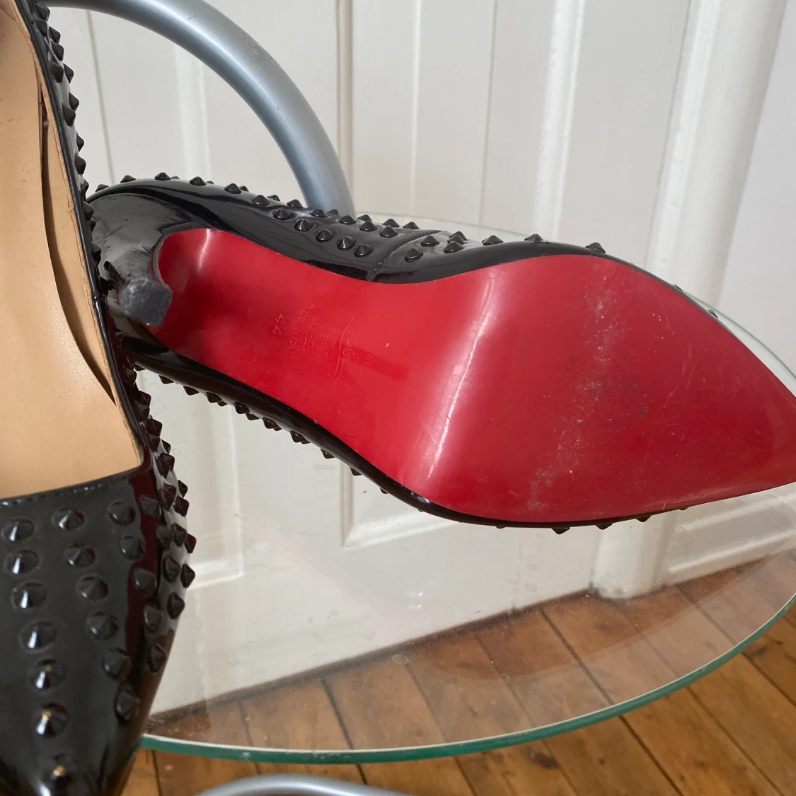 Pumps med nitar - 91