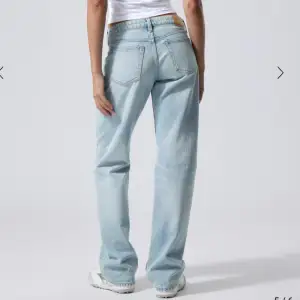 Super snygga och bekväma jeans från Weekday i storlek 34 