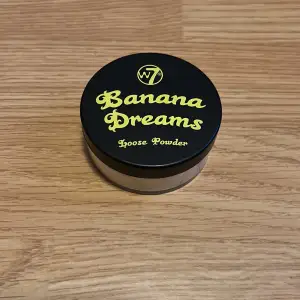 Banana Dreams loose powder. Öppnad men inte använd 💗
