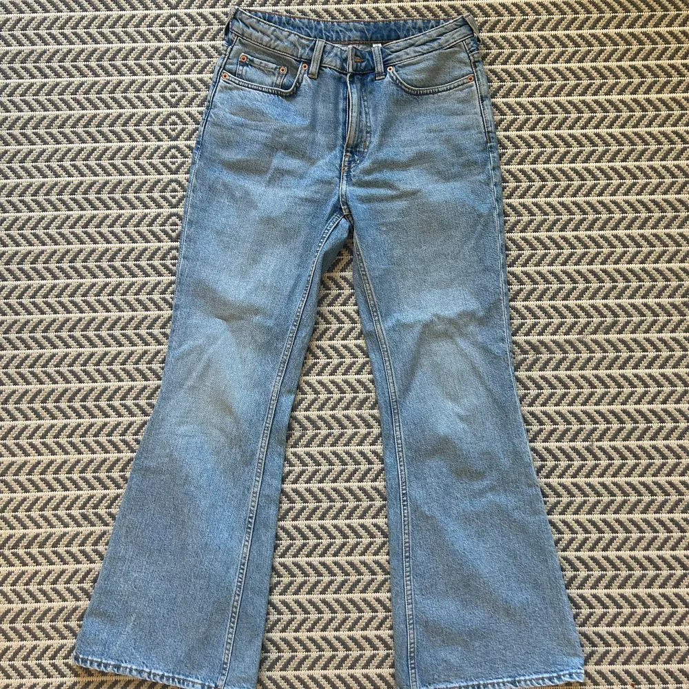 Weekday flared jeans in great condition. Jeans & Byxor.