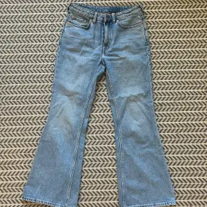 Weekday flared jeans in great condition