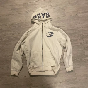 Gasp hoddie  - Storlek M, lite större i storlek mycke bra skick. Använd några fåtal gånger 