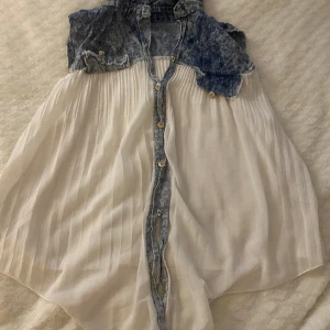 T-shirt - Storlek s genomskyldig fin till sommar  