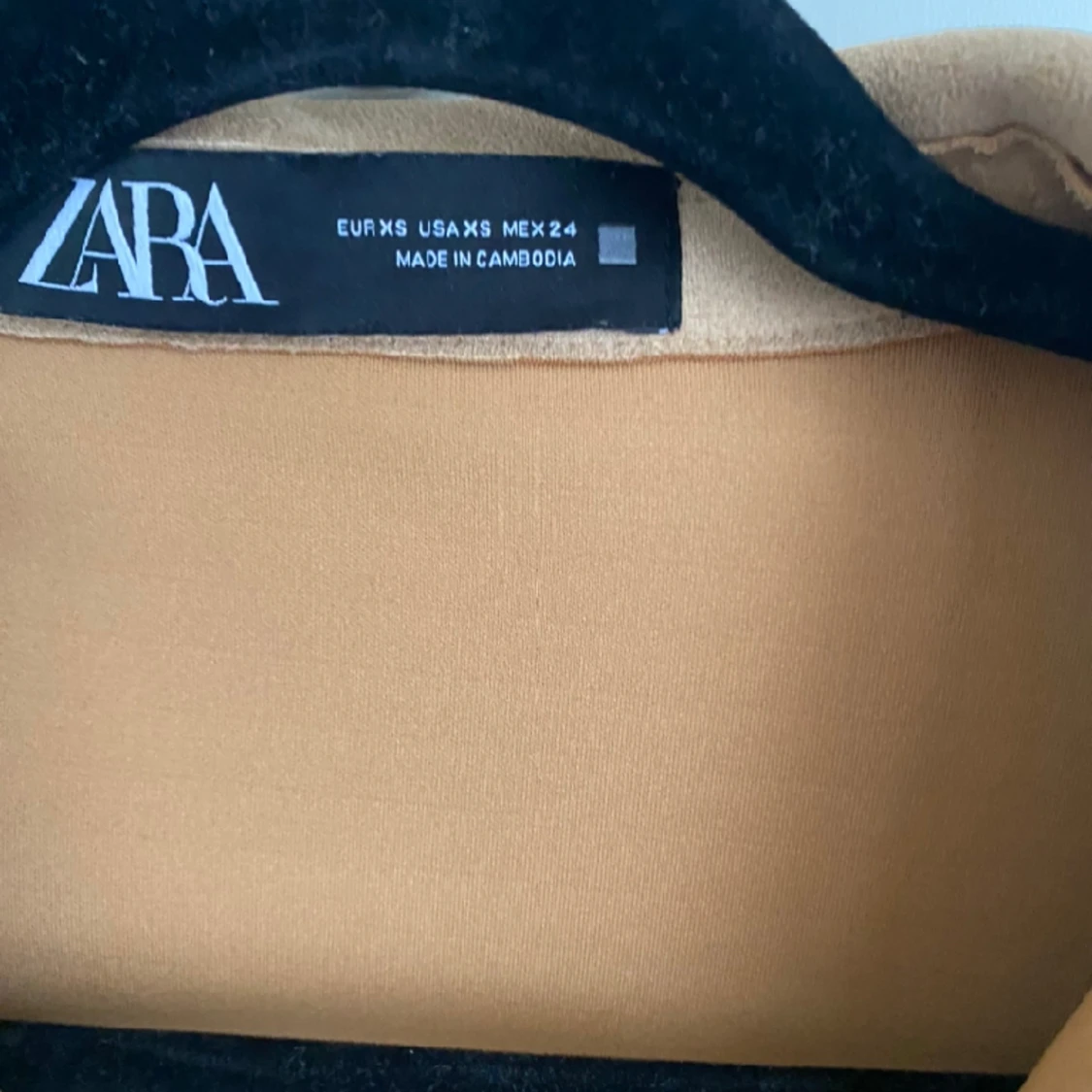 Oanvänd jacka zara  - 91