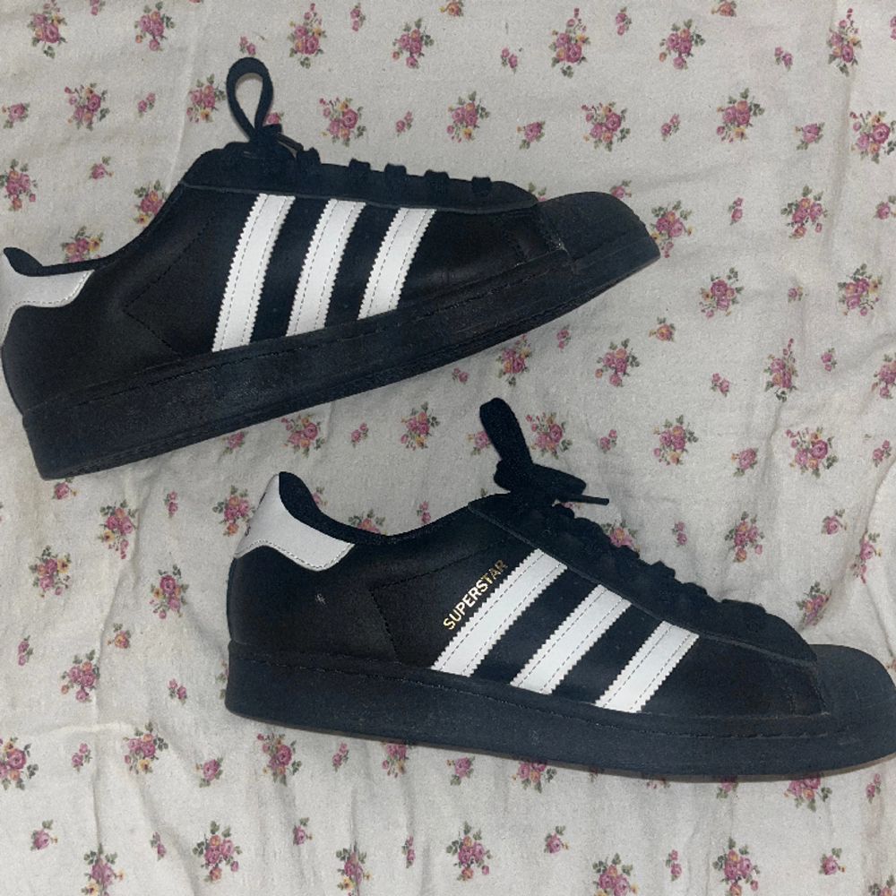 Adidas superstar