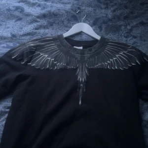 Marcelo burlon tröja  - Marcelo burlon tröja äkta storlek S, hör av er vid minsta intresse