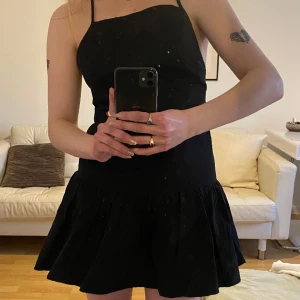 Klänning - Snygg klänning från missguided! Aldrig använd, lappar kvar. Frakt står köparen för🌷