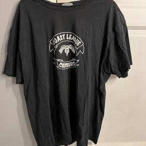 Skön och fin T-shirt  - Bra t-shirt och skön i bra skick 