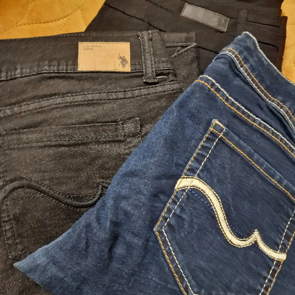 Helt nya byxor strlk 16/44 Båda mörk blå och svart färger Pris till 3 som packet. Jeans & Byxor.