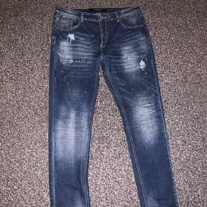 AZ jeans  Aldrig använda helt nya. Str 34  Pris / 250kr Nypris 400 uppåt  
