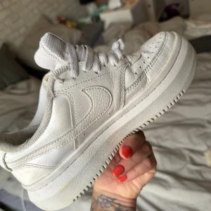 Nike air skor - Säljer Nike air skor i bra skick storlek 38,5