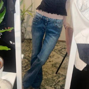 Brandy Melville jeans - Knappt använda brandy jeans, sitter skit snyggt på kroppen, bilderna doesn’t do them favour 🙏😫