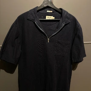 Blå Brothers T-shirt  - Blå Brothers T-shirt. Aldrig använd, bara testad.