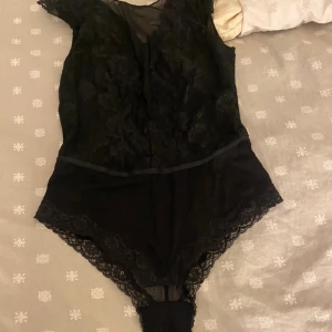 Body - Jättesnygg body! Skulle säga storlek S! Skriv privat för bättre bilder💗