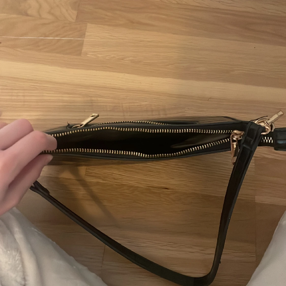 Svart väska  - 91