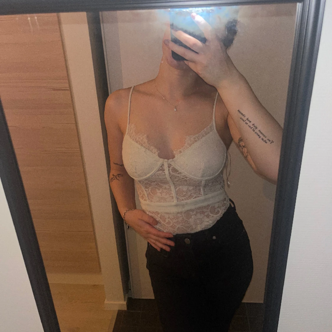 Vit topp i spets  - 90