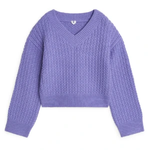 Tröja från Arket - Tröja från Arket strl s! Använd en gång, sitter sååå snyggt på💜 nypris 890:-