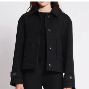 Kappa - Säljer denna kappa från lager 157. Den är i mycket bra skick, nypris 400kr. Storlek xs men sitter som en S😇