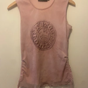 Meshlinne💕 - Meshlinne med tryck och snörning på sidorna. Dubbelt tyg. Stretchigt material. Passar S/M💕💕