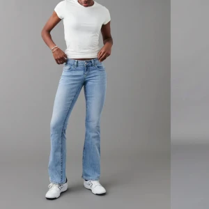 gina y2k low bootcut jeans - kommer inte till användning, använt en gång, nypris 499 mitt pris 299, pris kan diskuteras 