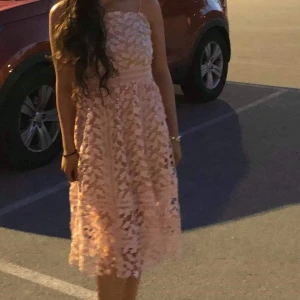 Klänning - Klänning strl 38 men passar även 36 