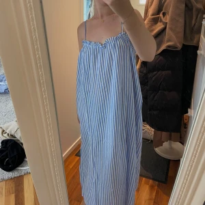 Klänning🎀 - En magiskt fin sommarklänning! Aldrig använd 🎀