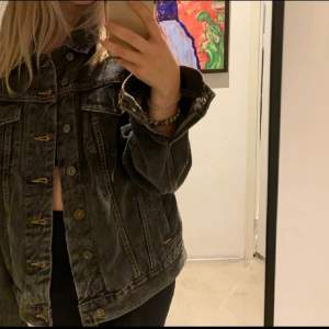 Jeansjacka från Asos  Strl S  Lite oversize 