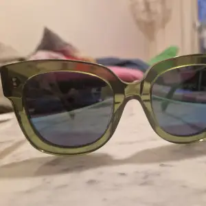 Superfina solglasögon från chimi Modellen heter #008 i färgen kiwi Pris kan diskuteras!!! 
