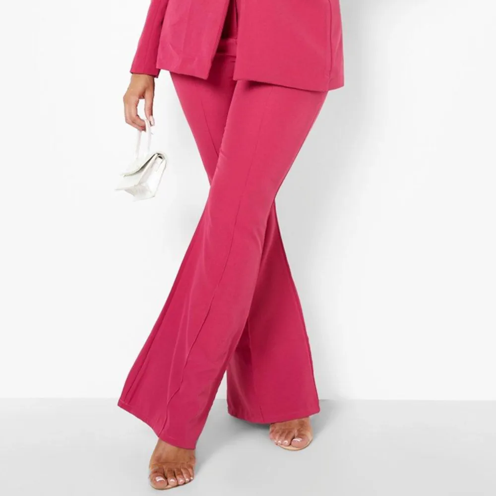 Rosa kostymbyxor från Boohoo💞🌺 I storlek 32.. Jeans & Byxor.