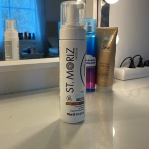 St. Moriz fast tan - Endast taget 1 pump så iprincip helt ny Pris går att diskuteras❣️