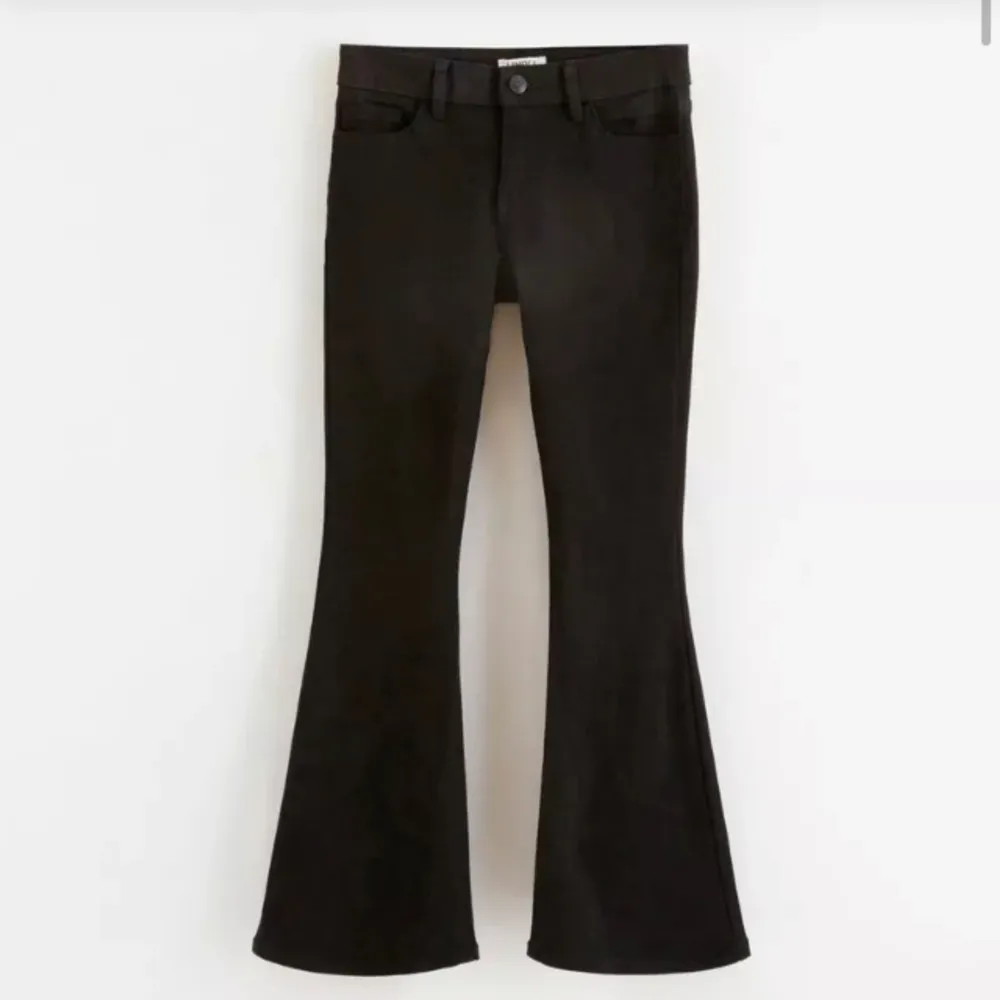 Använda med i väldigt bra skick, EUR 152 (11-12y). Jeans & Byxor.