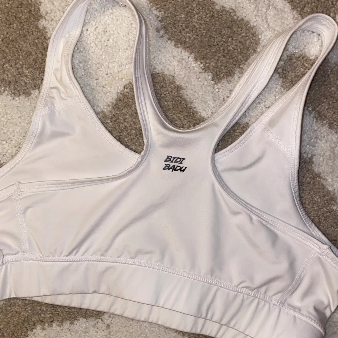 Bidi Badu sport BH padel tennis - 91