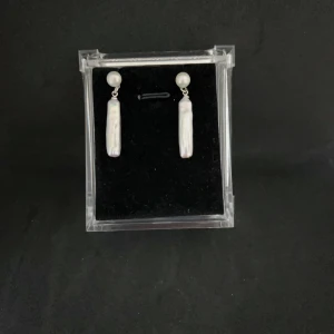 Natural Baroque Pearl Earrings - Natural Baroque Pearl Earrings