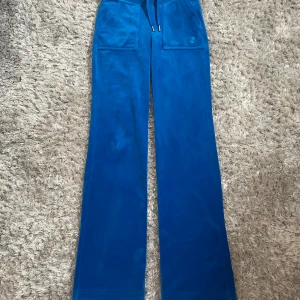 Juicy Couture - Säljer ett par blåa juicy i storlek xxs, använt 3 gånger max. 300kr + frakt