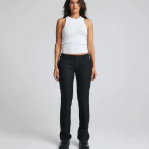 Kostymbyxor  - Jättefina kostymbyxor från bikbok som tyvärr blivit för små. Har en liten reva på låret