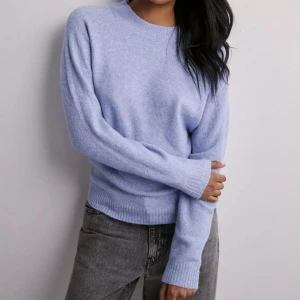 stickad tröja - Slutsåld stickad tröja från vero moda i lila /blå ish färg💕 Storlek M men passar S också, I toppskick