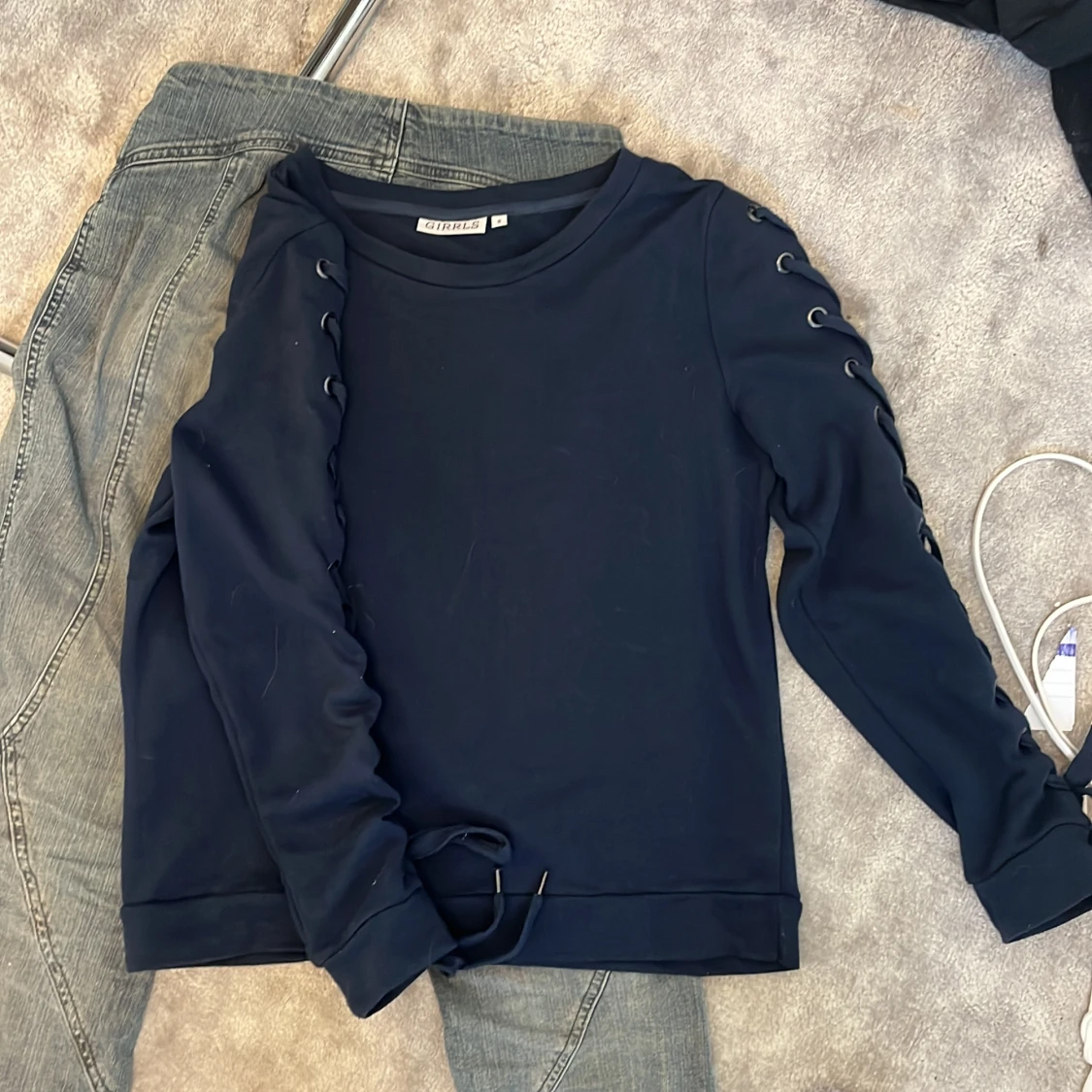 Tröja med snörning  - 90