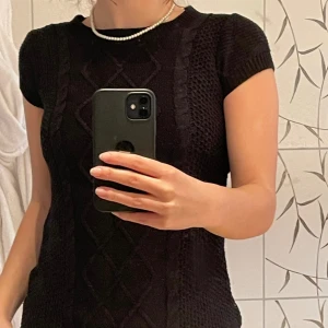 Tröja  - Svart stickad t-shirt med lite glitter 🩷✨(säljer samma i vitt)