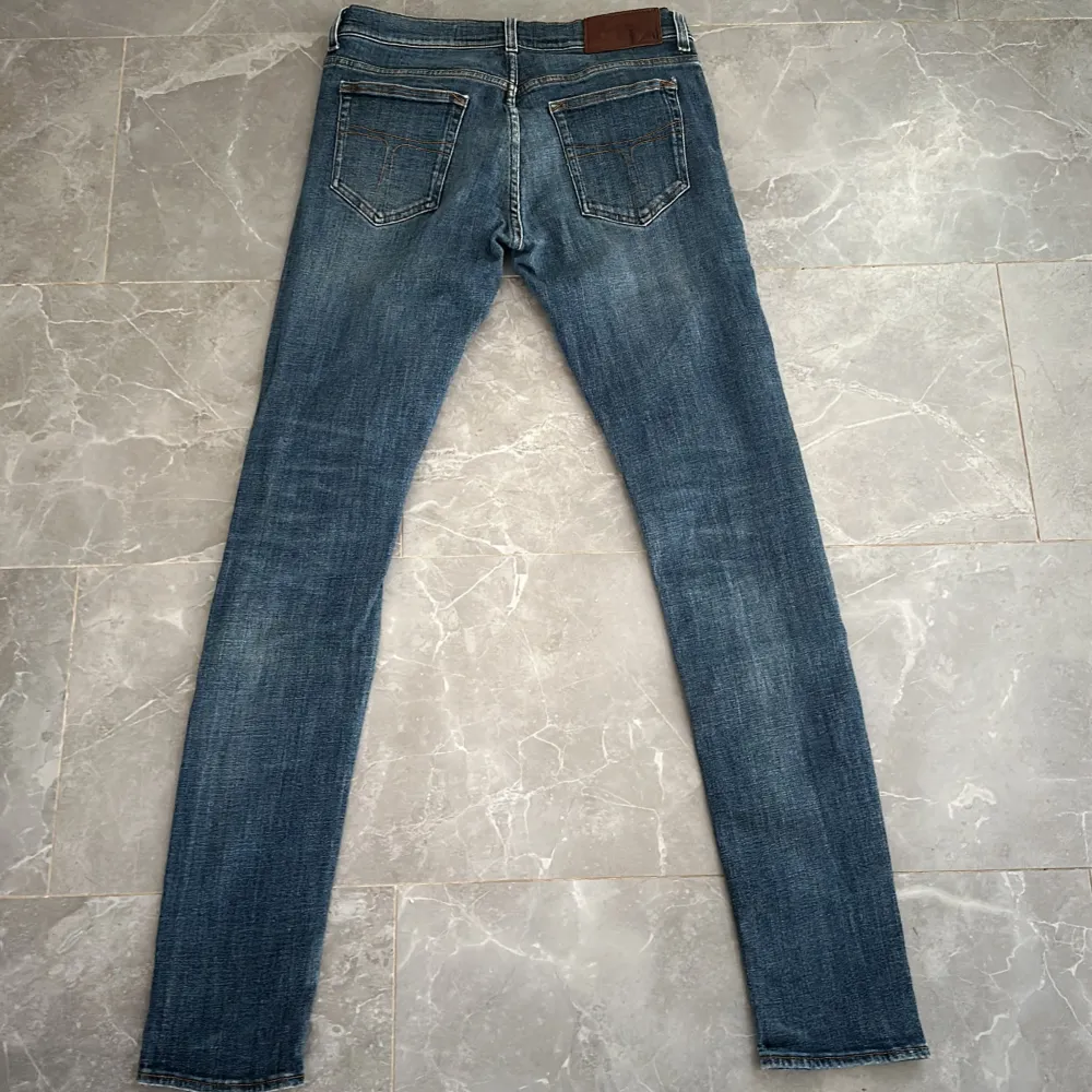 Tiger jeans slimfit liknande Pistolero. Skön tvätt. Storlek W31 L34. Hör av er vid ytligare funderingar!🤩Pris kan diskuteras!. Jeans & Byxor.