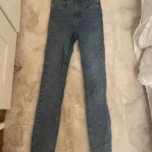 Skinny jeans - Oandvända jeans från gina som ej kommer till andvändning.  Har dubbel par! !!!står ej för frakt!!!
